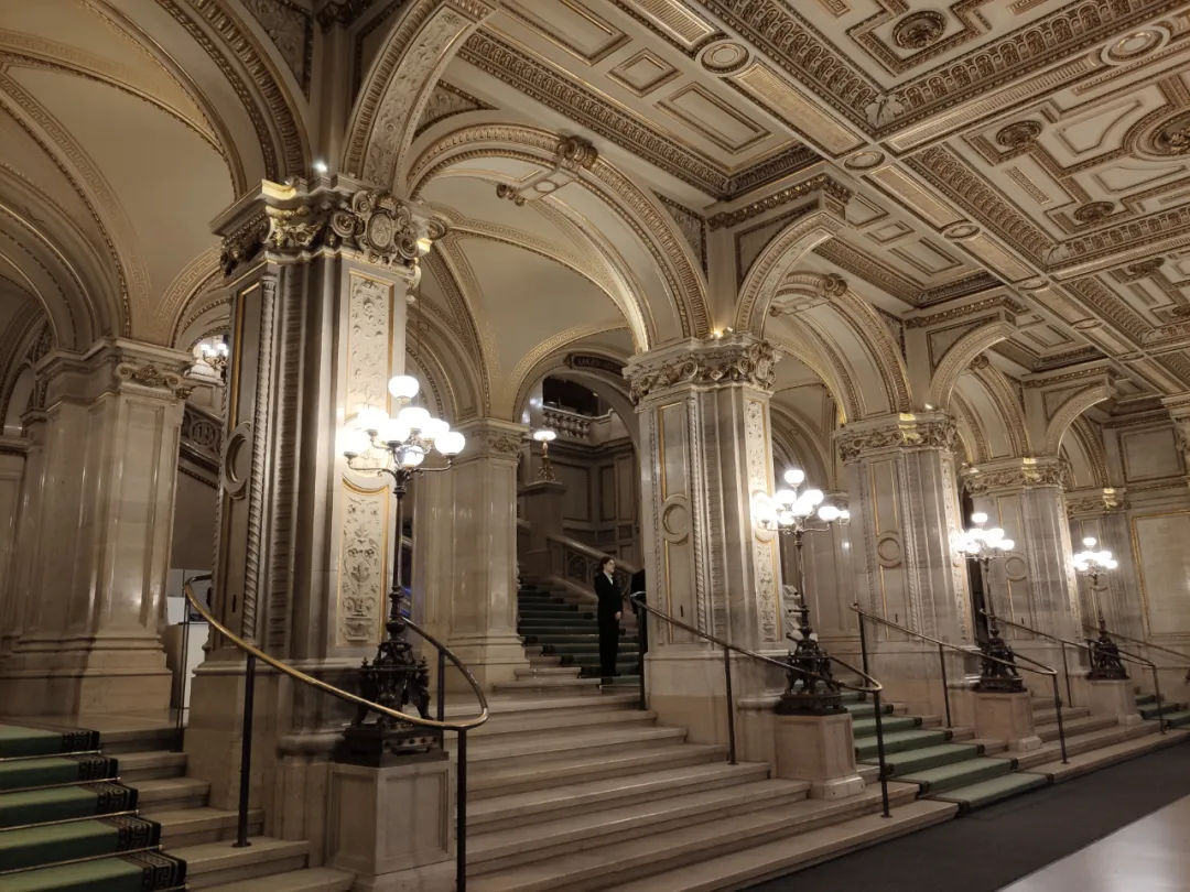 维也纳国家歌剧院等候区