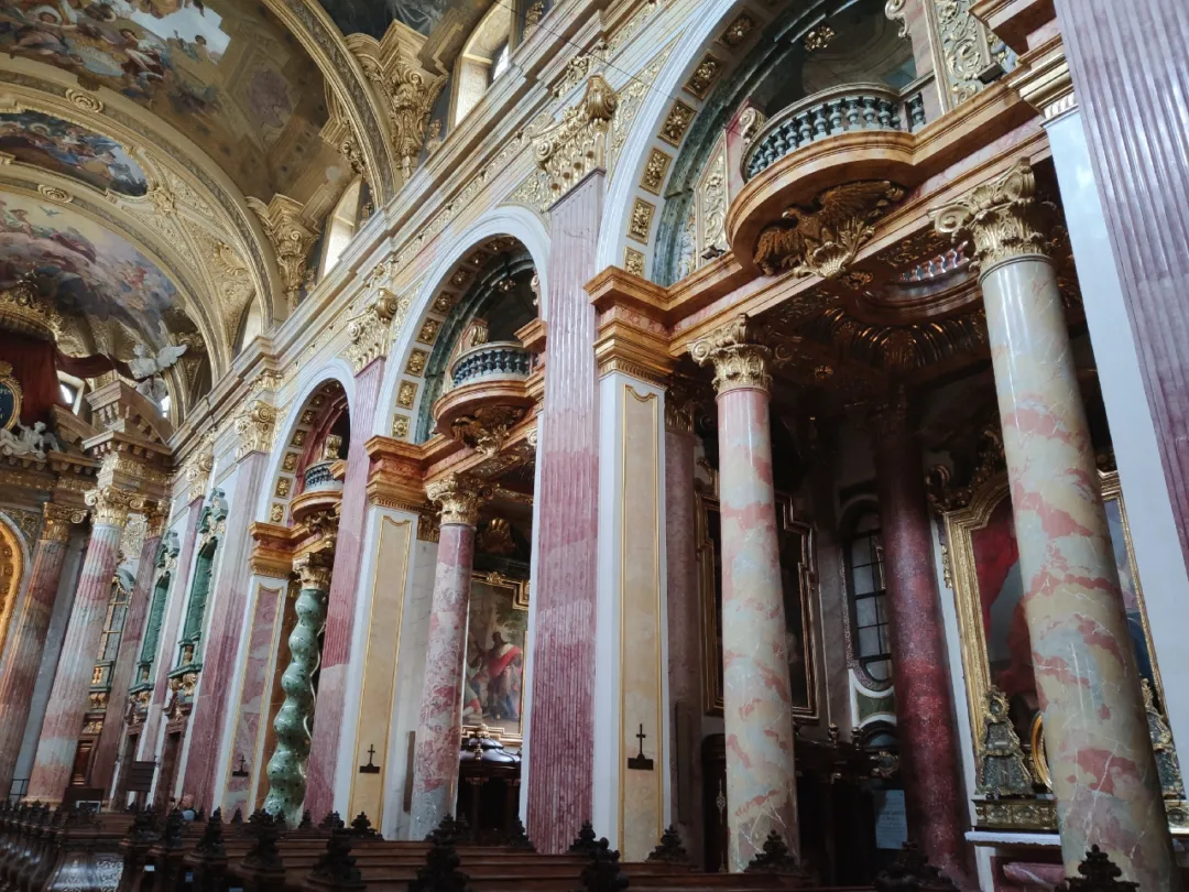 耶稣会教堂粉红教堂2