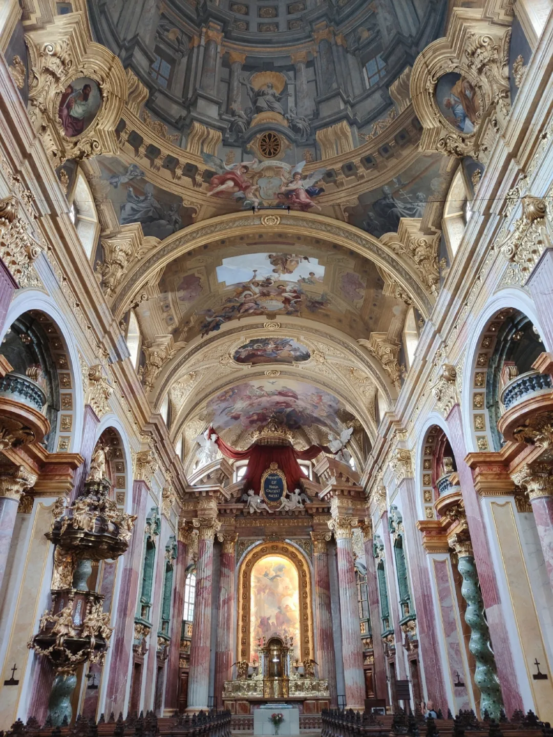 耶稣会教堂粉红教堂3