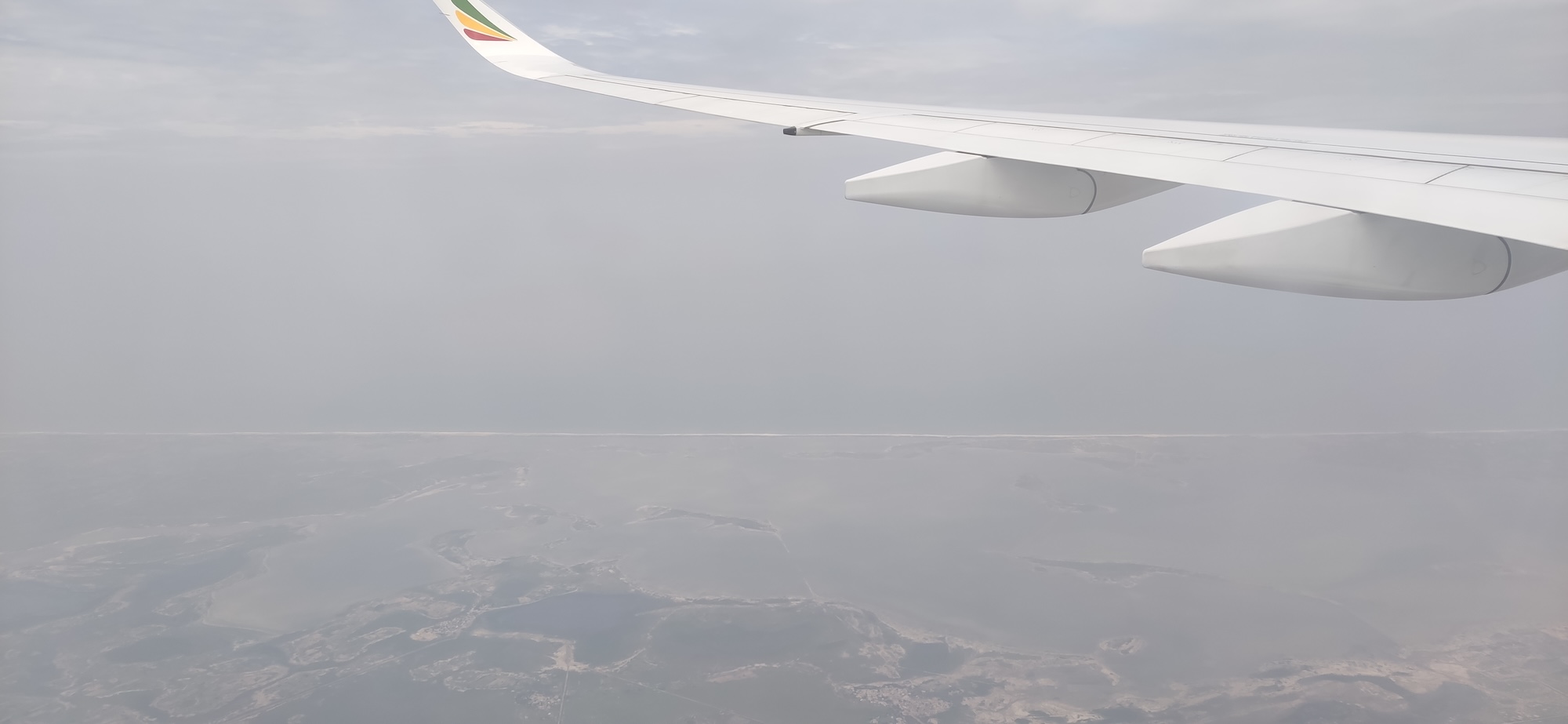 从飞机远眺加纳阿克拉大西洋海岸