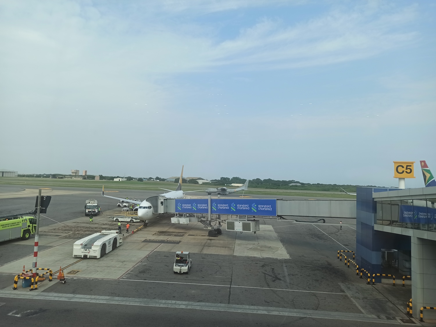 加纳阿克拉科托卡国际机场偶遇印度空军C-130大力神运输机