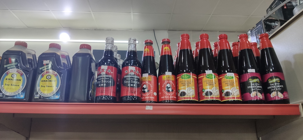 蒙罗维亚超市里的中国酱油